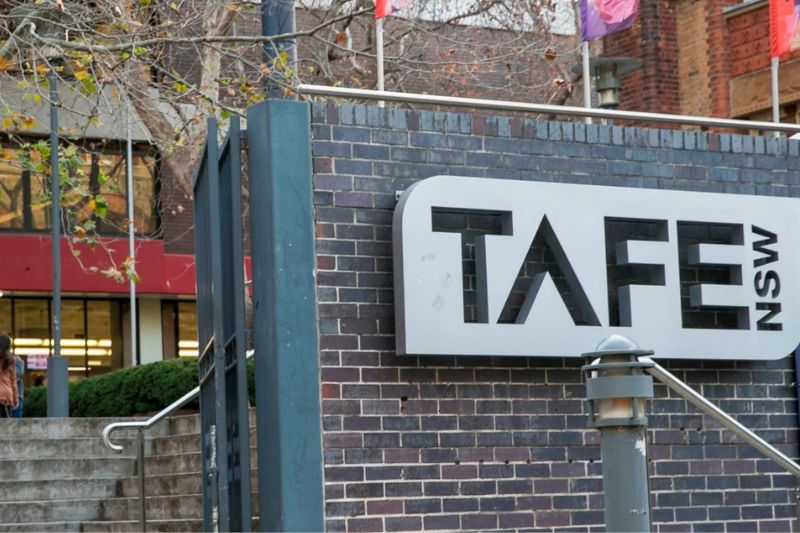 TAFE NSW là hệ thống giáo dục công lập lâu đời và có ảnh hưởng lớn tại Úc
