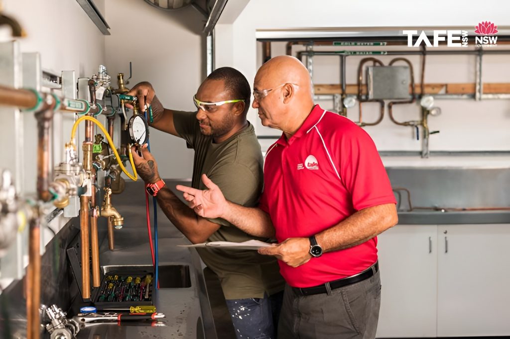 Chương trình đào tạo của TAFE NSW  chịu sự giám sát của Bộ Giáo dục Úc