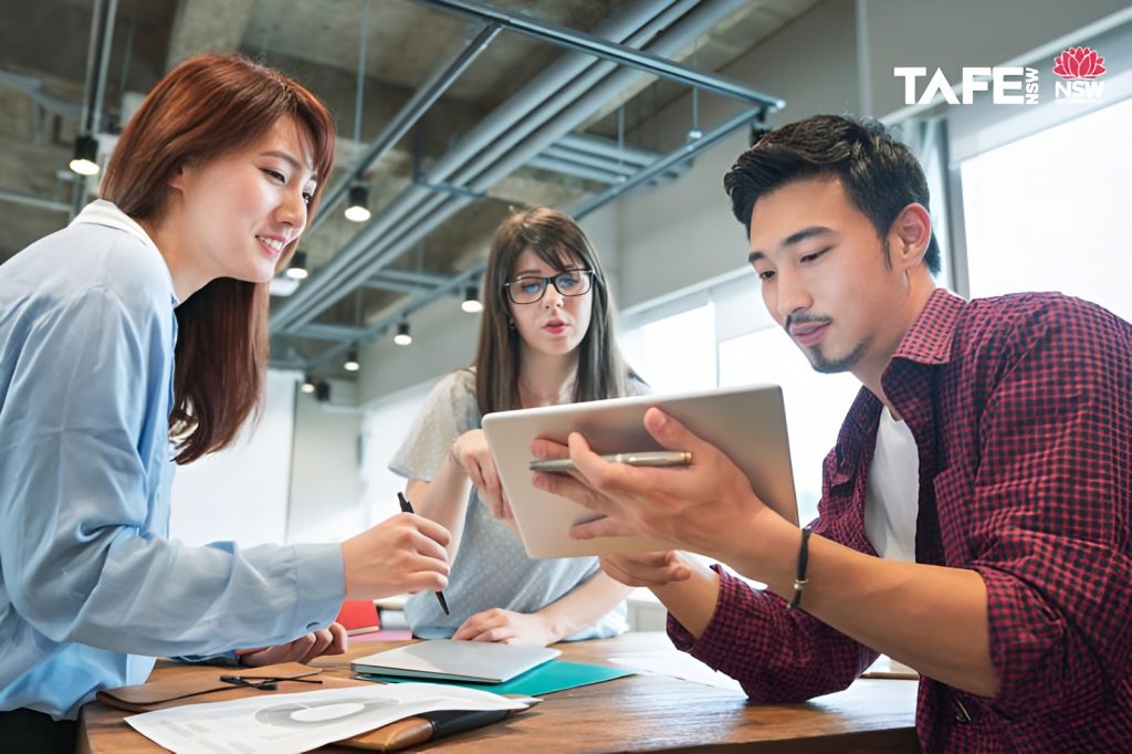 Khác với các trường tư hoặc mô hình giáo dục thương mại, TAFE NSW được xây dựng để phục vụ nhu cầu lao động quốc gia.