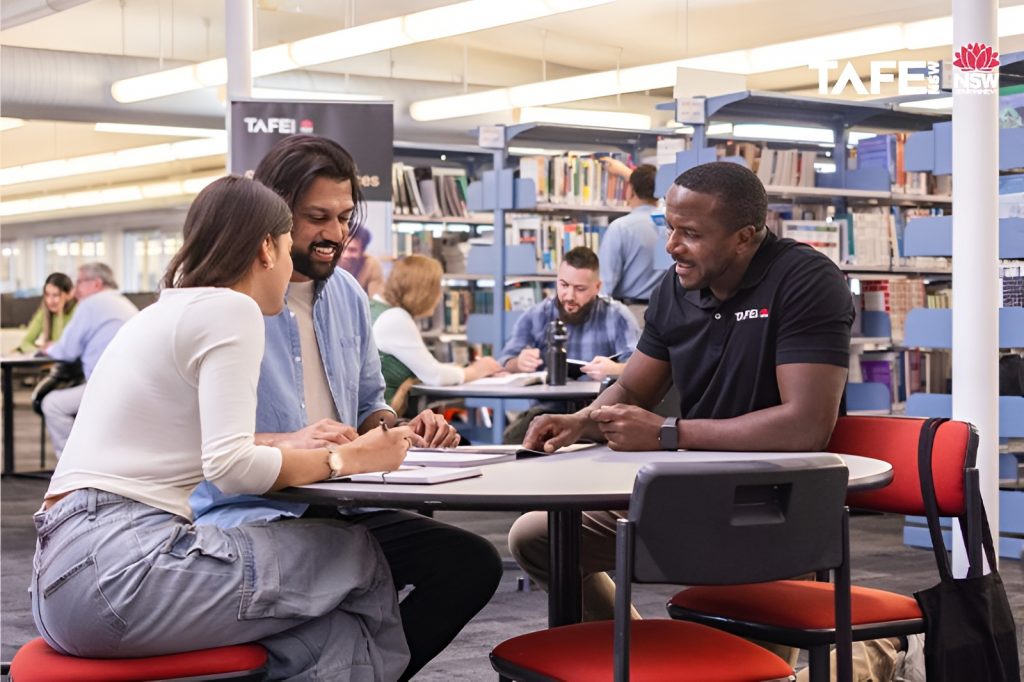 Sinh viên không chỉ được đào tạo kiến thức mà còn tích lũy thêm nhiều kinh nghiệm thực tiễn 