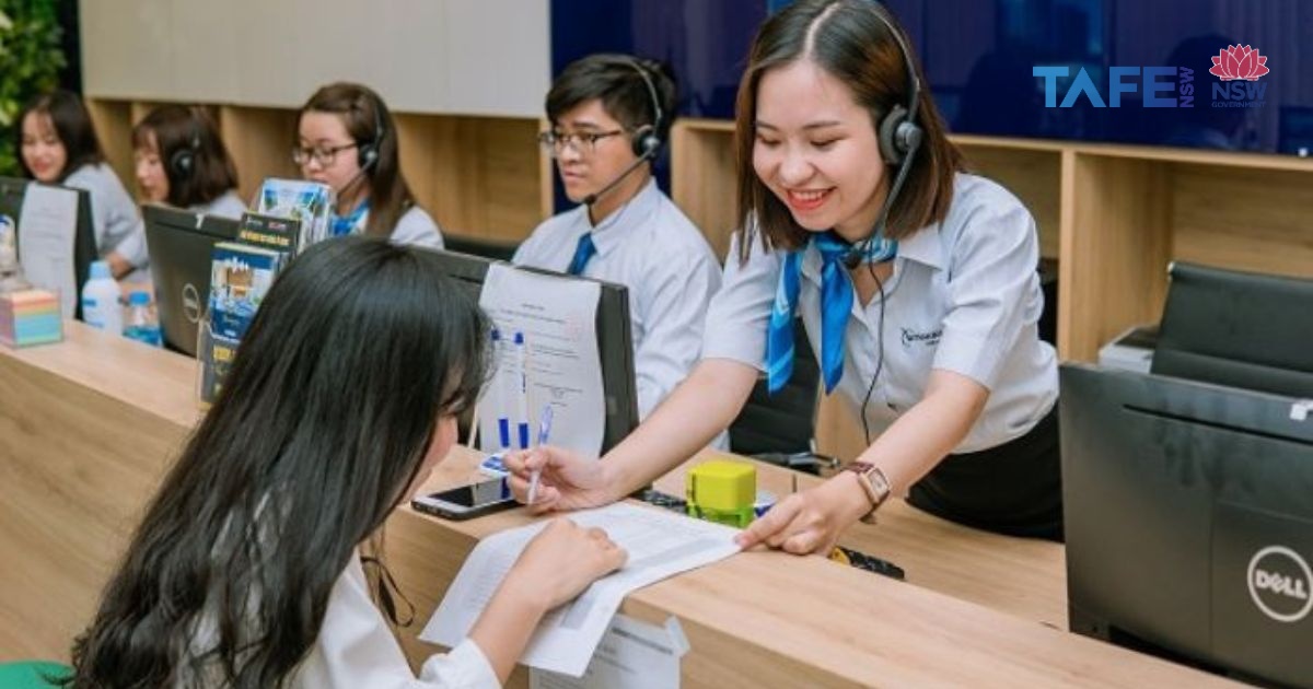 Một thư giới thiệu có dẫn chứng thực tế sẽ tạo sức thuyết phục cao hơn nhiều so với những mẫu thư sử dụng cho nhiều hồ sơ khác nhau.