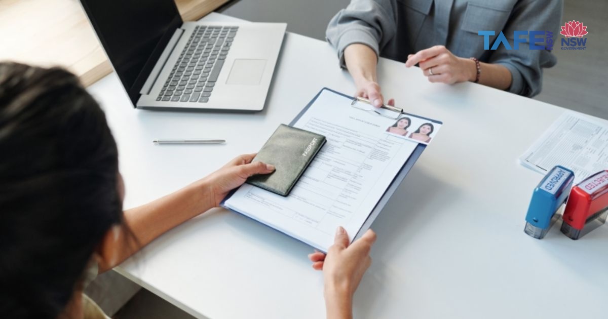 Nên bắt đầu chuẩn bị hồ sơ trước 3 - 4 tháng so với ngày dự kiến khởi hành
