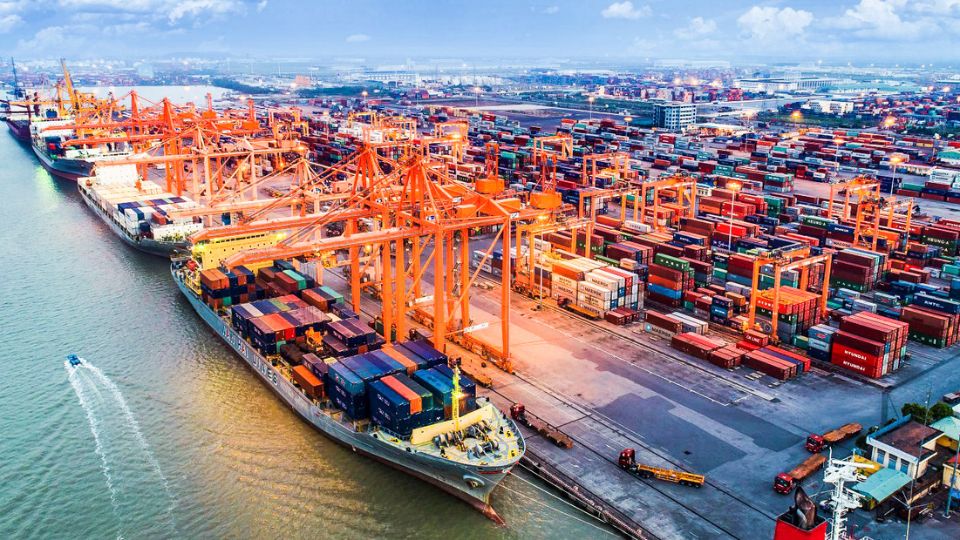 Lý do chọn ngành Logistics hiện nay