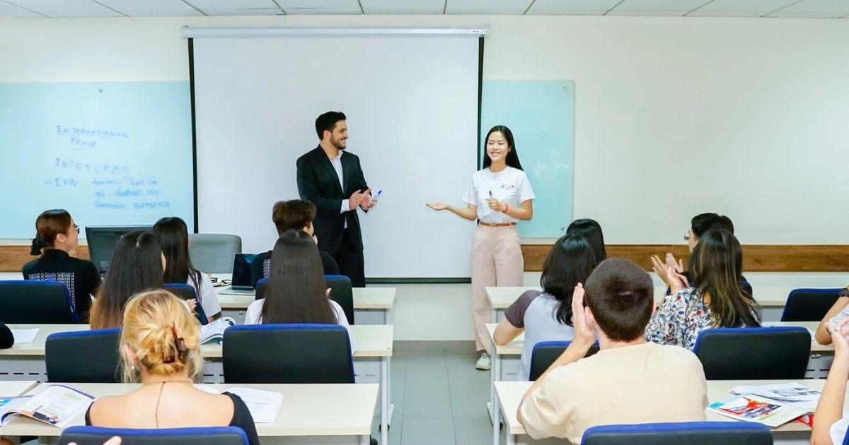 Có nên học ngành Logistics không?